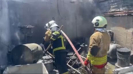 Antakya&rsquo;da iş yeri alevlere teslim oldu
