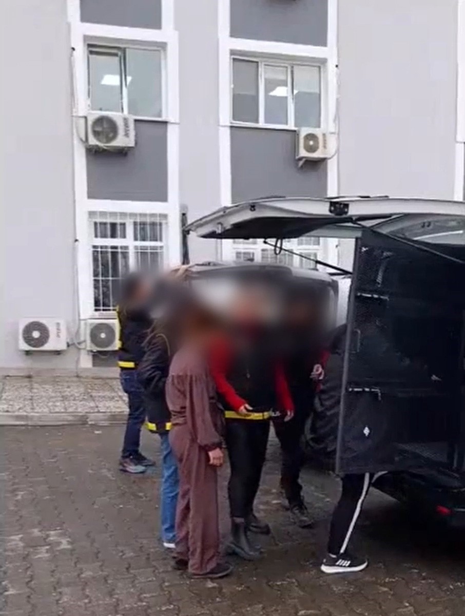 Bursa&rsquo;da hırsızlık operasyonu: &Ccedil;ok sayıda su&ccedil; kaydı bulunan ş&uuml;pheliler yakalandı
