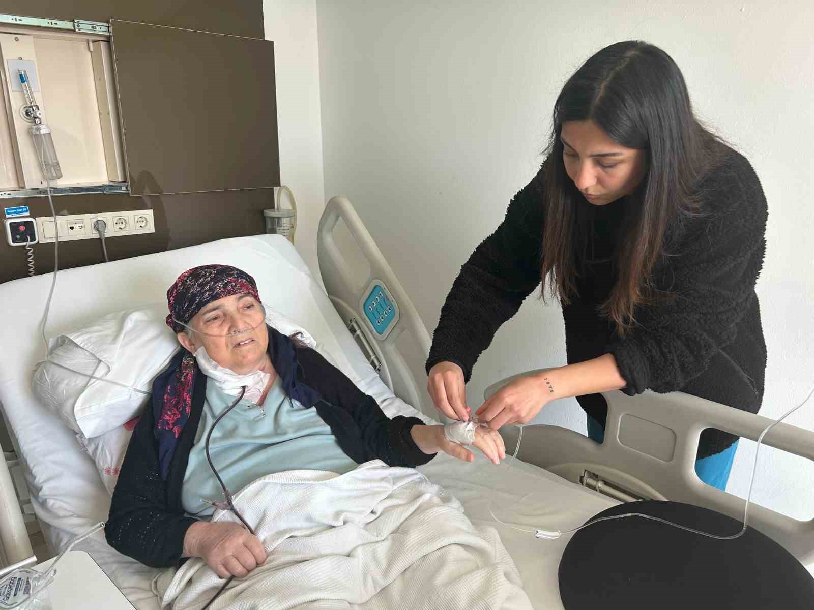 20 yıllık t&uuml;m&ouml;r Van&rsquo;da yapılan ameliyatla alındı
