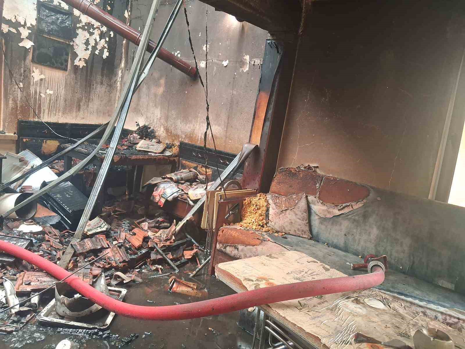 Burdur&rsquo;da m&uuml;stakil evde yangın paniği
