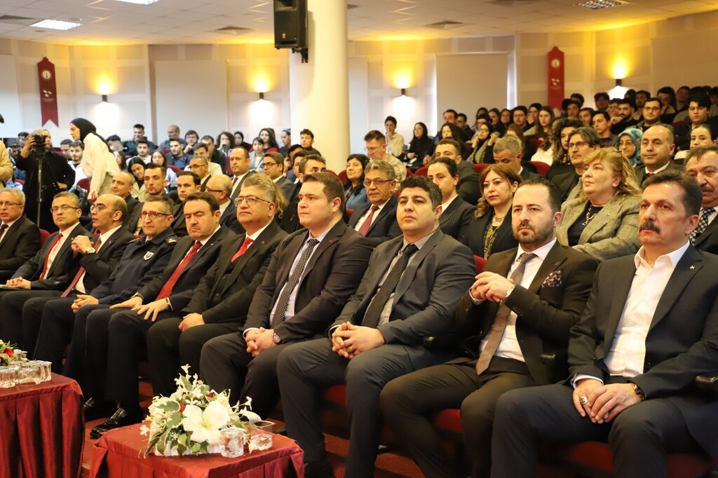 K&uuml;tahya&rsquo;da &rsquo;Bilişim Su&ccedil;ları ve Dijital G&uuml;venlik&rsquo; paneli
