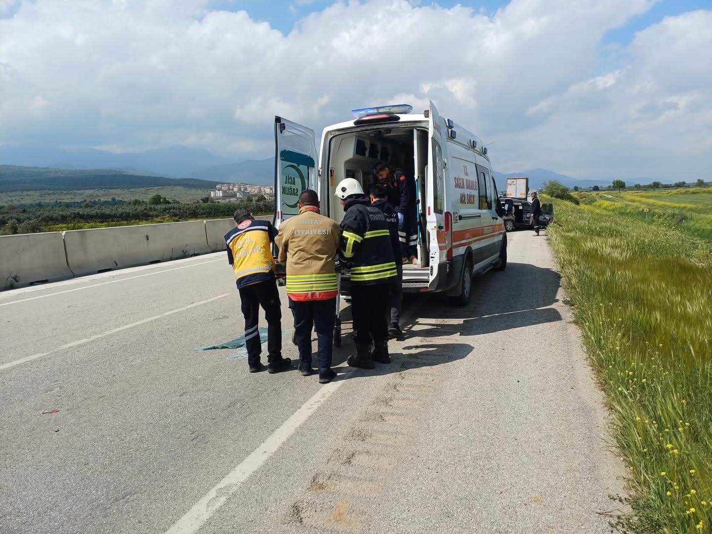 Tofaş hurdaya d&ouml;nd&uuml;: 2 yaralı
