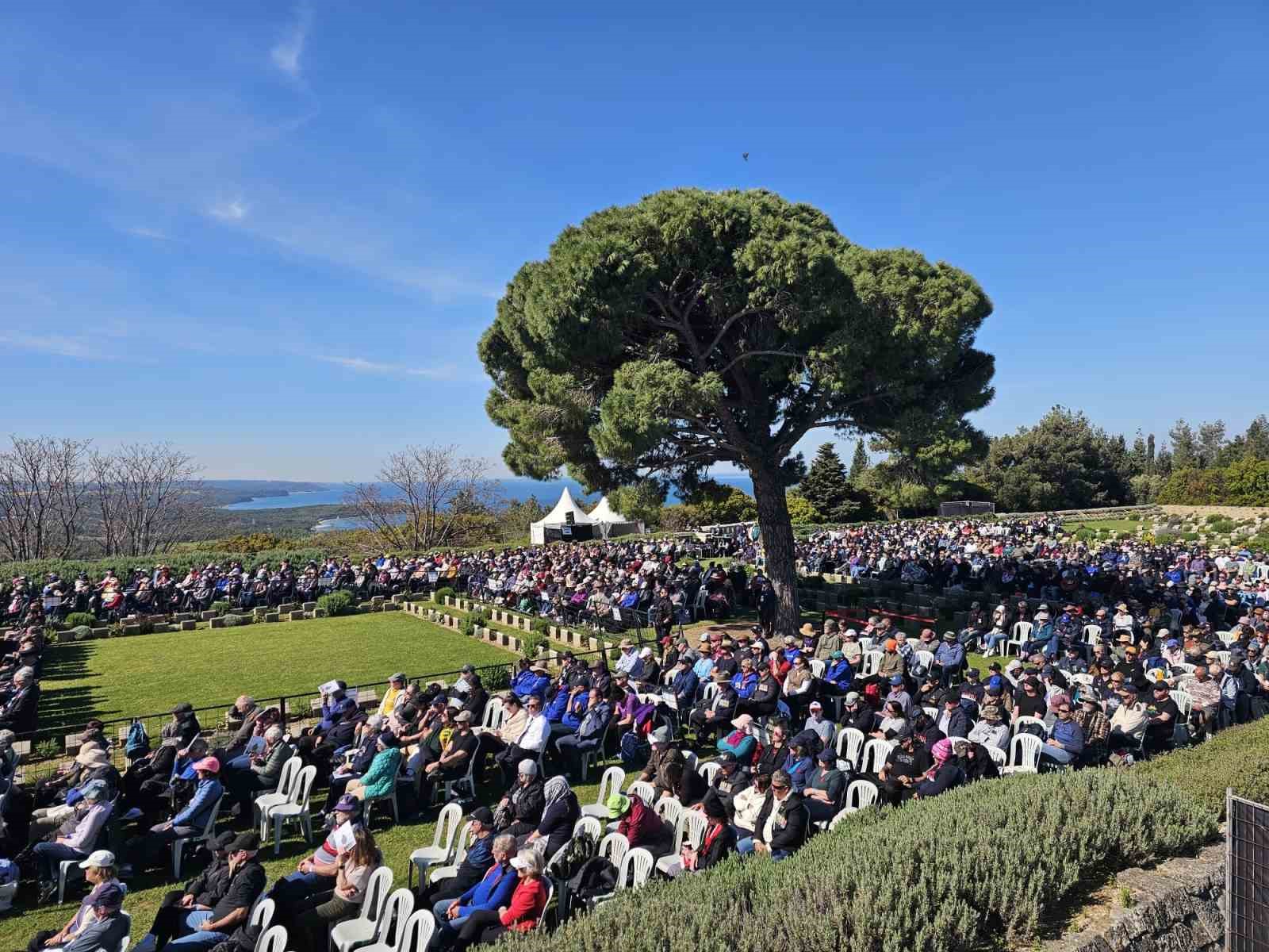 &Ccedil;anakkale Kara Savaşları&rsquo;nda hayatını kaybedenler &rsquo;Yalnız &Ccedil;am&rsquo;da anıldı
