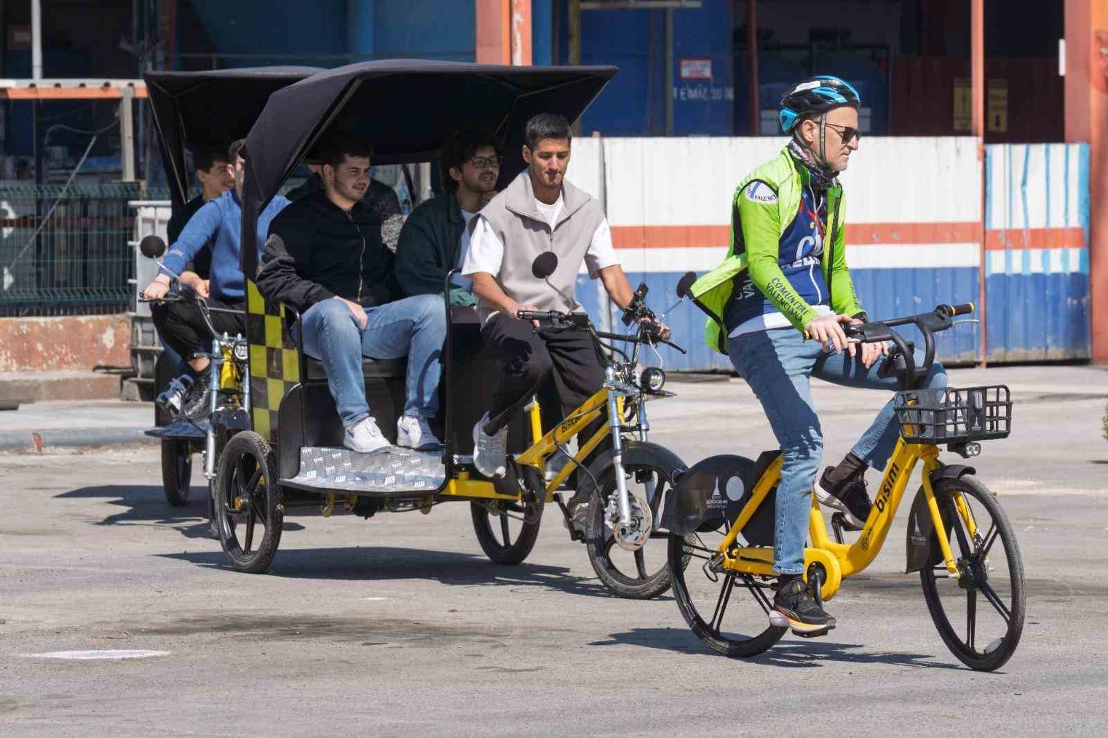 İzmir’de Bisicab dönemi başlıyor
