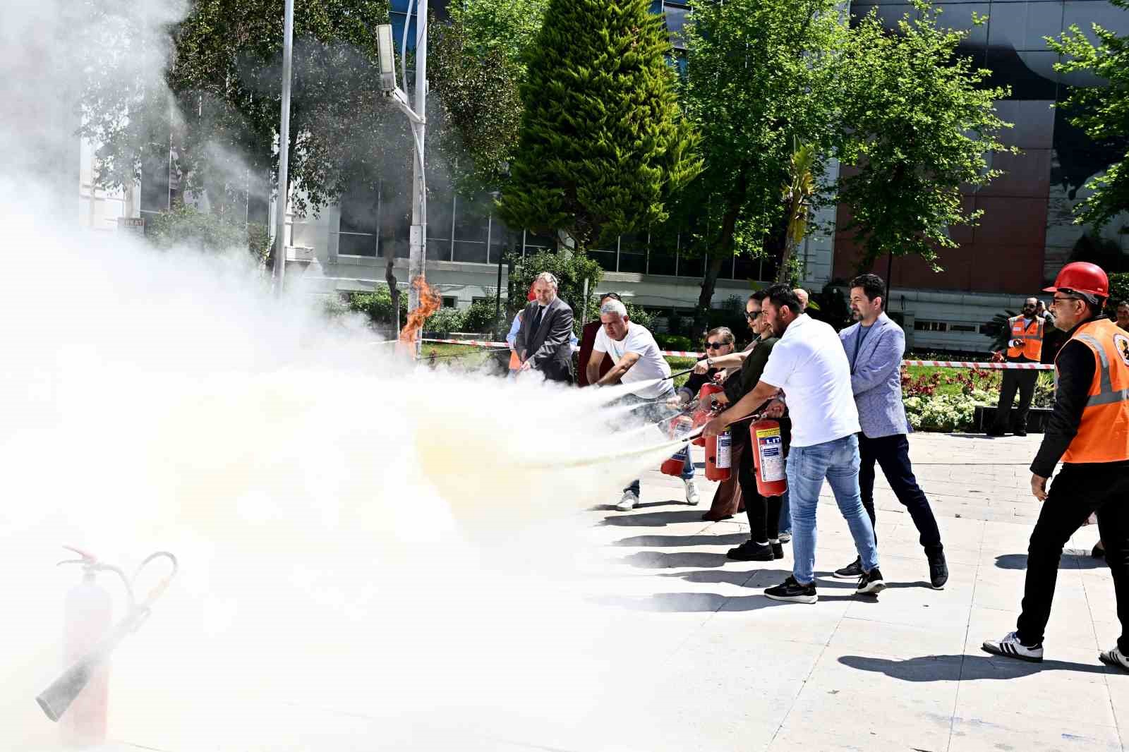 Muratpaşa&rsquo;da yangın tatbikatı
