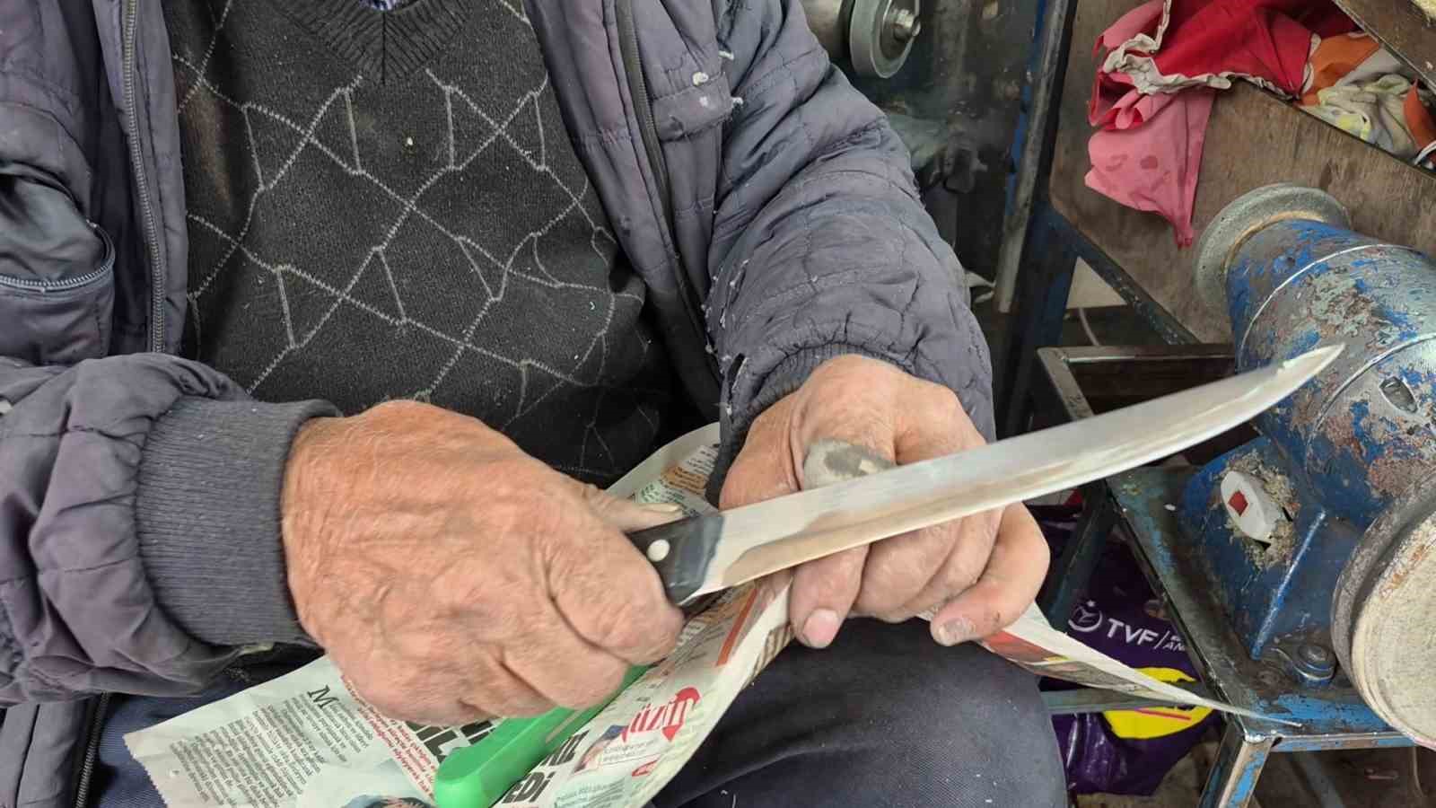 Kurban Bayramı i&ccedil;in bı&ccedil;ak bileme işlemleri başladı
