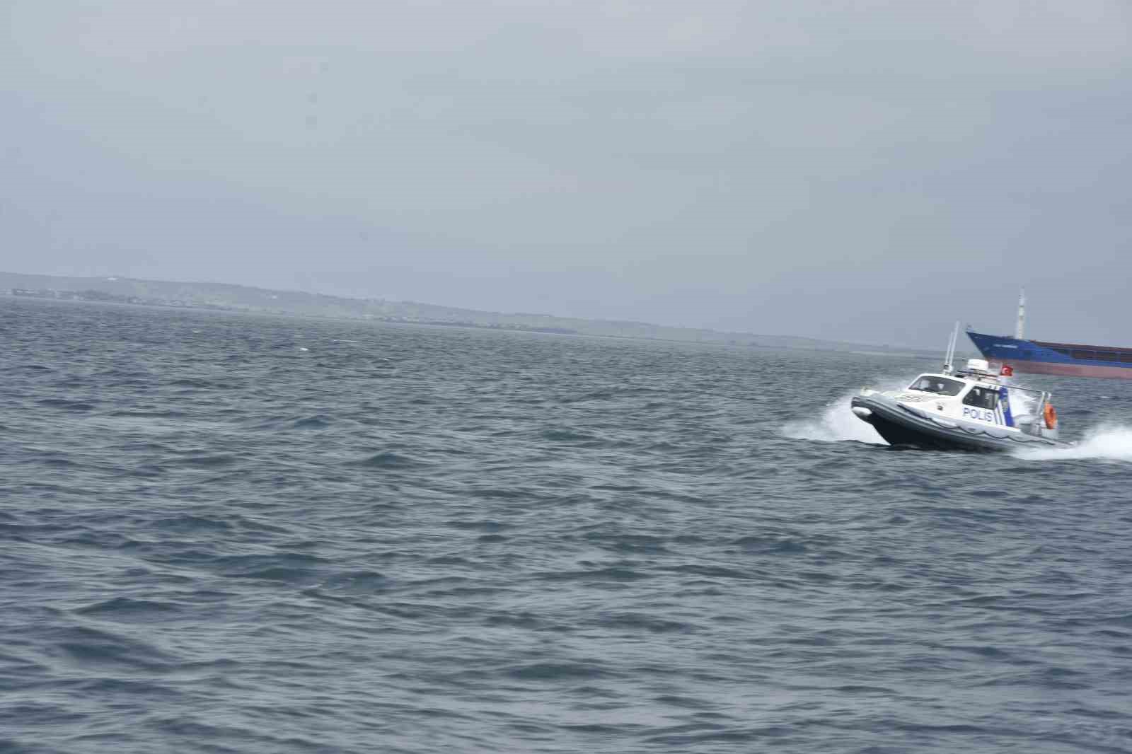 İzmir&rsquo;de deniz ekosistemini tehdit eden ka&ccedil;ak ahtapot tuzakları imha edildi
