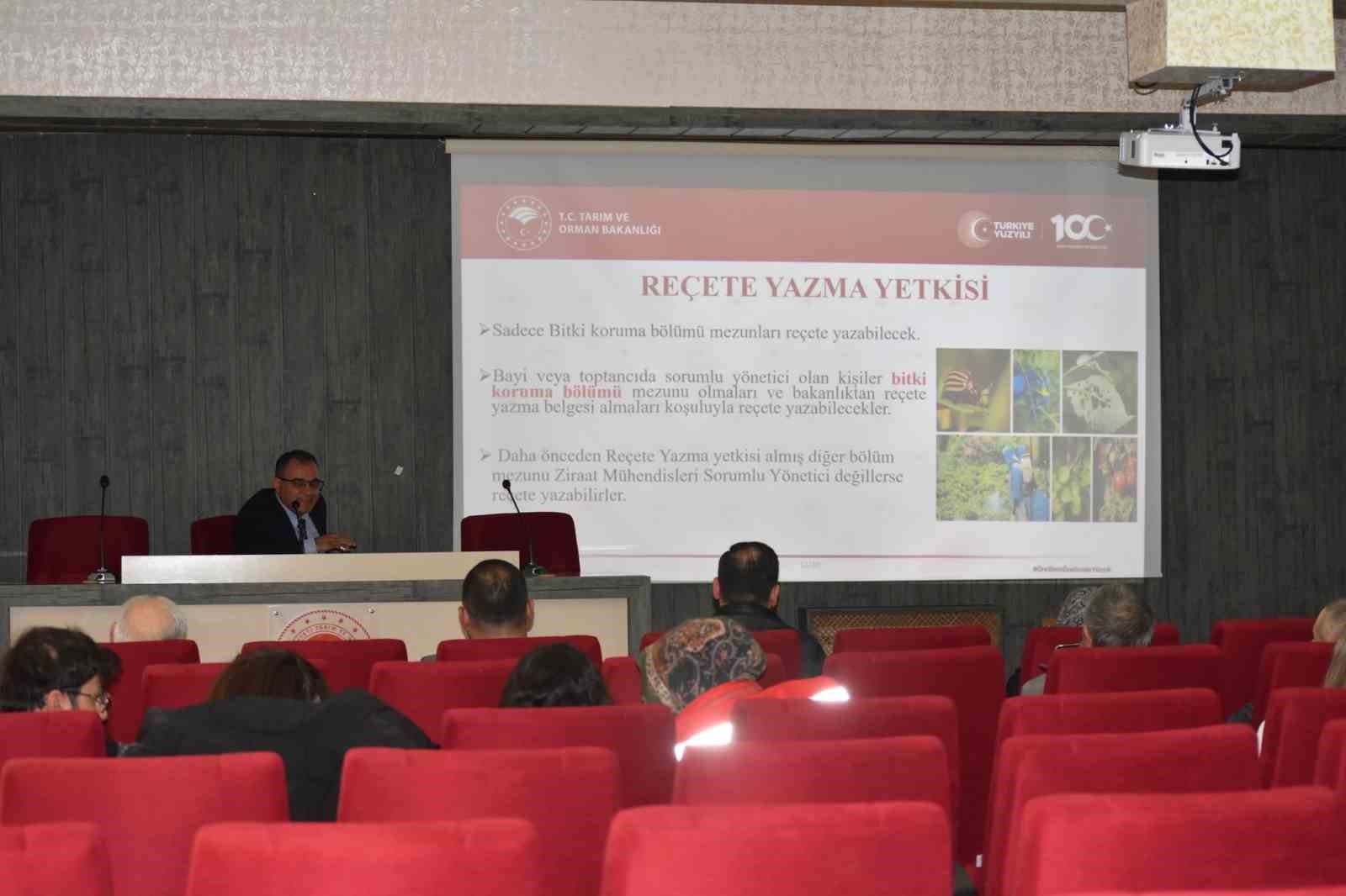 Bayburt’ta B-REÇETE ile bitki koruma ürünlerinin reçeteli satışı anlatıldı