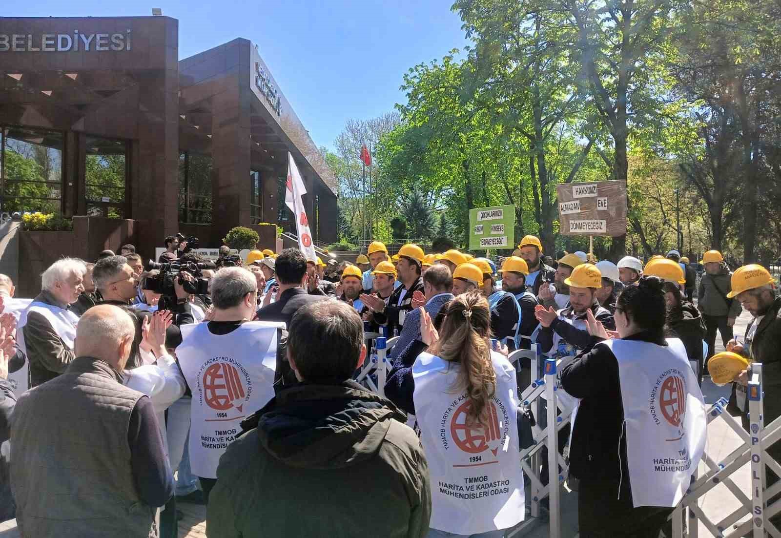 5 aydır maaş alamayan maden iş&ccedil;ilerinin a&ccedil;lık grevi eylemi 6. g&uuml;n&uuml;nde devam ediyor
