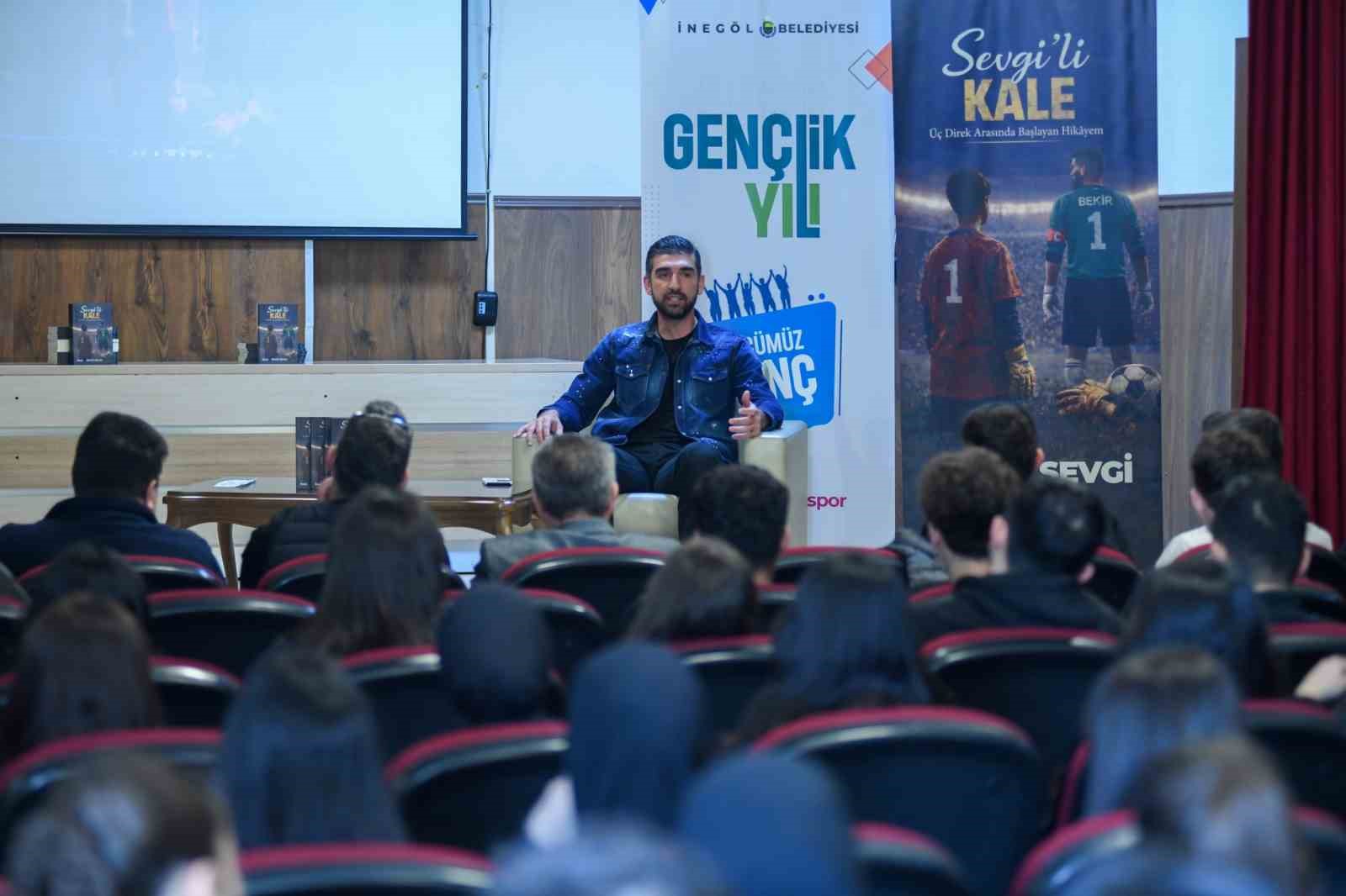 İneg&ouml;lspor kalecisi Bekir Sevgi &rsquo;yılın en iyi sporcusu&rsquo; se&ccedil;ildi
