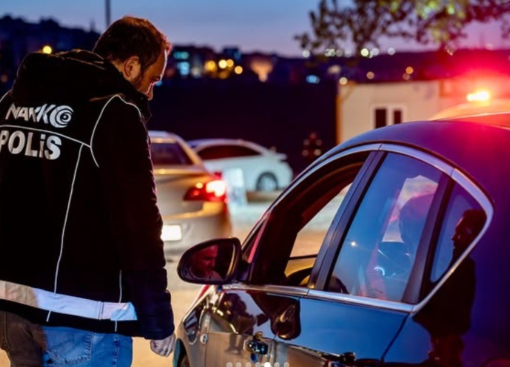 Bilecik&rsquo;te huzur operasyonu: 8 g&ouml;zaltı
