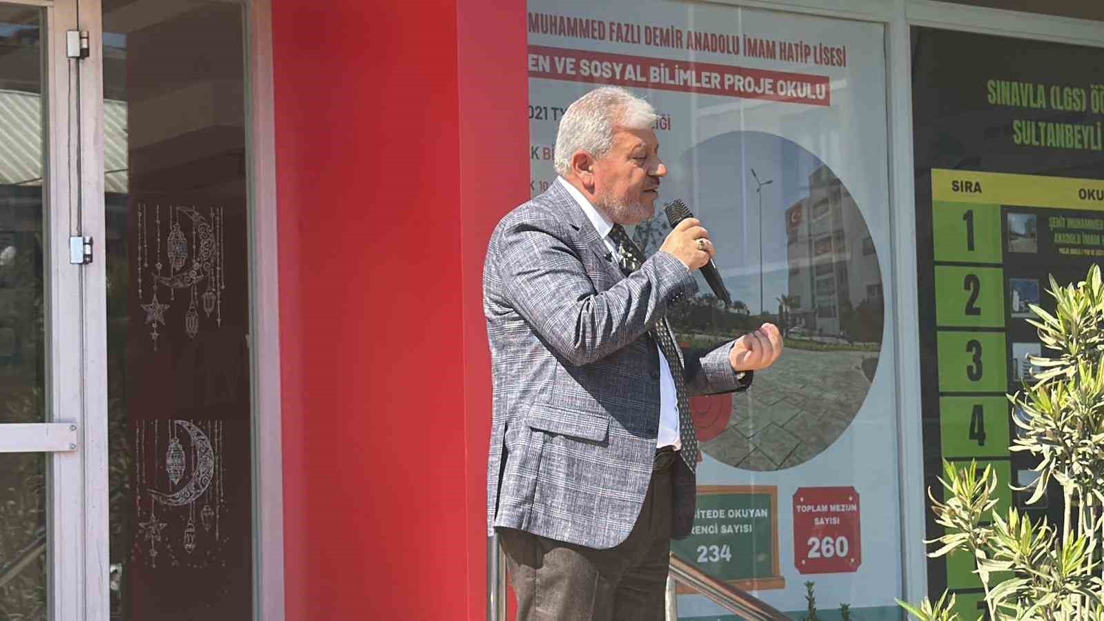 Sultanbeyli&rsquo;de okullarda g&uuml;venlik ve psikolojik destek vurgusu: "Velilerimiz m&uuml;sterih olsun, emniyetimizle s&uuml;rekli iş birliği halindeyiz"
