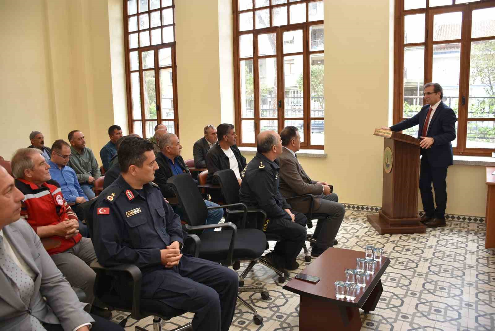 Salihli&rsquo;de g&ouml;n&uuml;ll&uuml;lere orman yangını eğitimi
