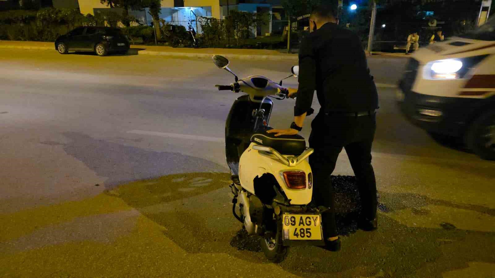 Muratpaşa&rsquo;da otomobil ile motosiklet &ccedil;arpıştı: 2 yaralı
