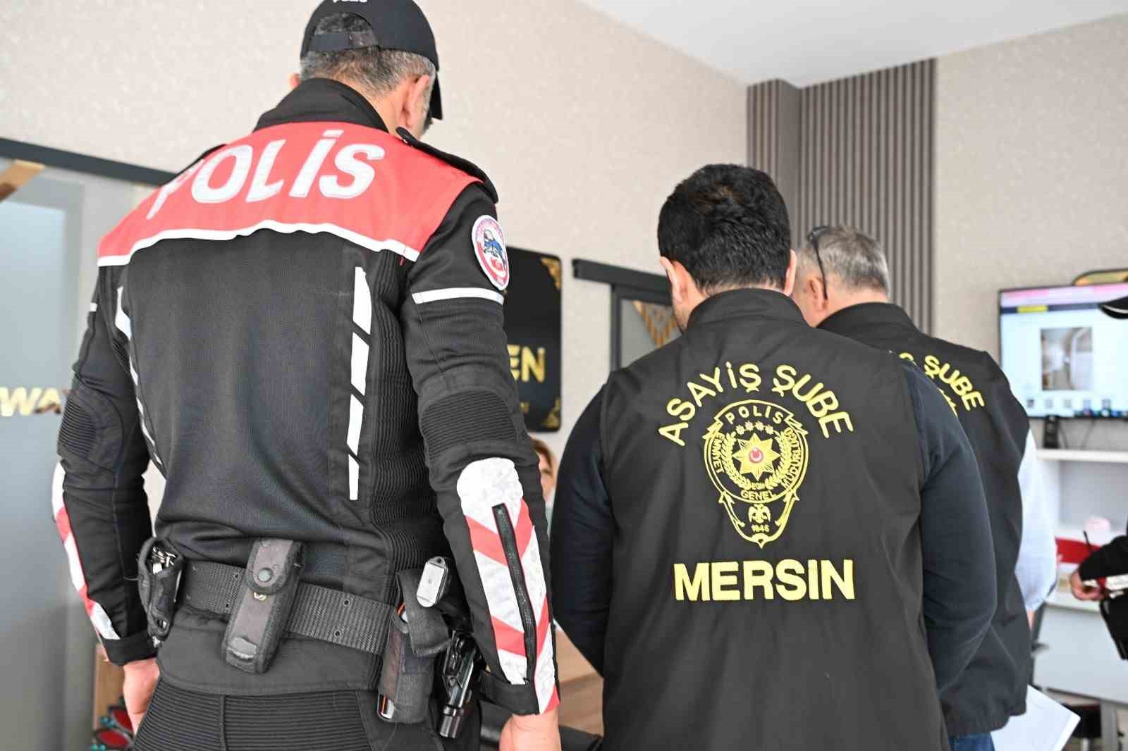 Mersin&rsquo;de g&uuml;n&uuml; birlik evlerle kiralık ara&ccedil;lar denetlendi: 381 bin TL ceza
