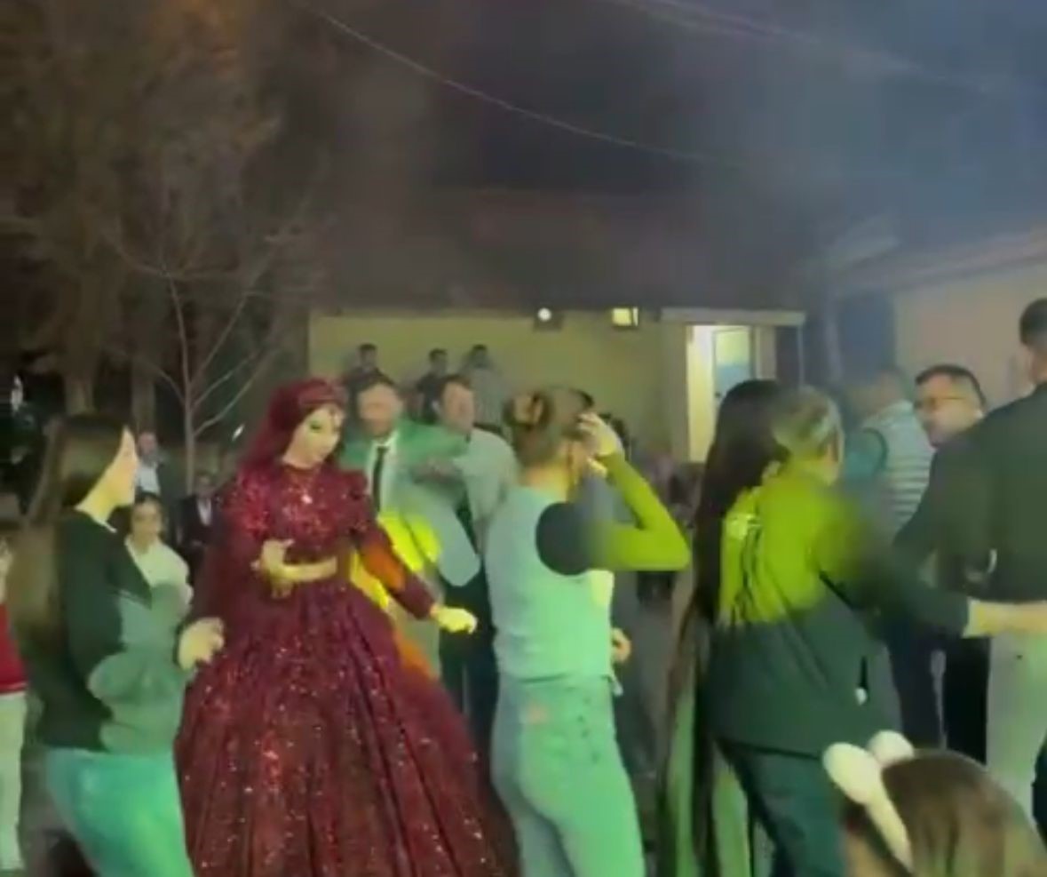 Düğün günü hayatını kaybeden çiftin bir gün önceki kına gecesinden görüntüleri ortaya çıktı