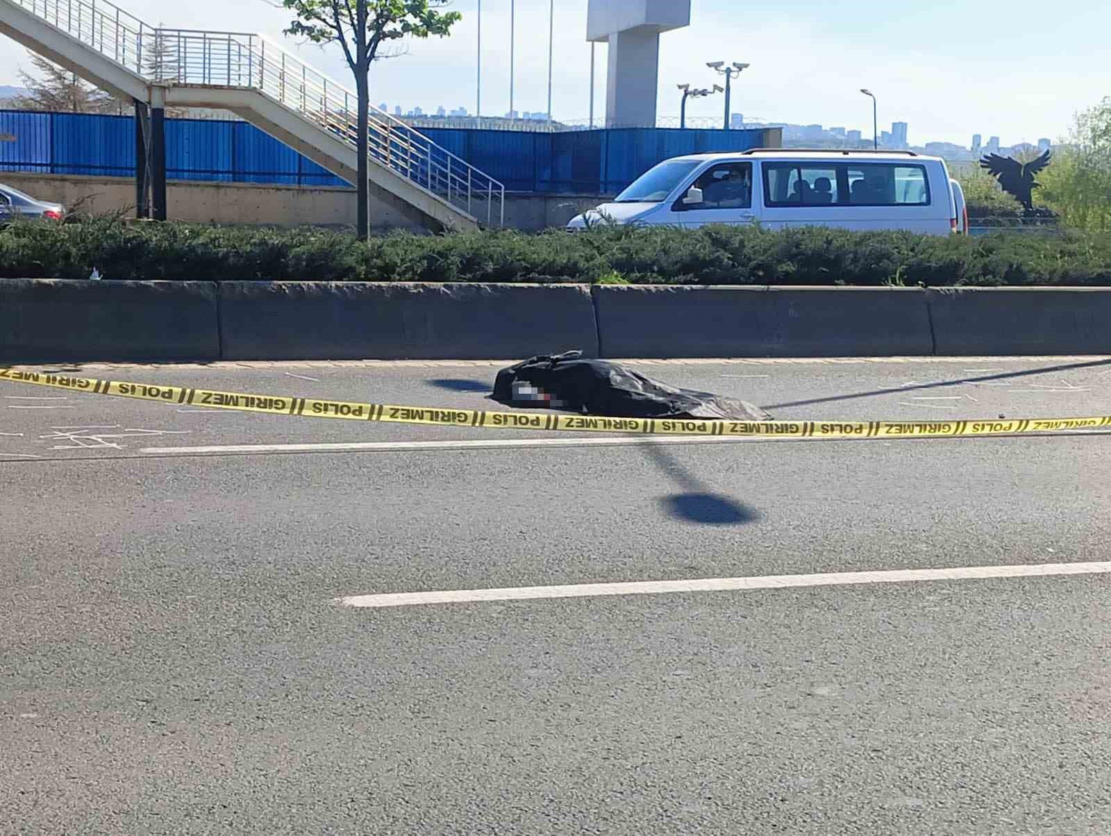 Ankara&rsquo;da &uuml;st ge&ccedil;itten d&uuml;şen iş&ccedil;iyi otomobil ezdi
