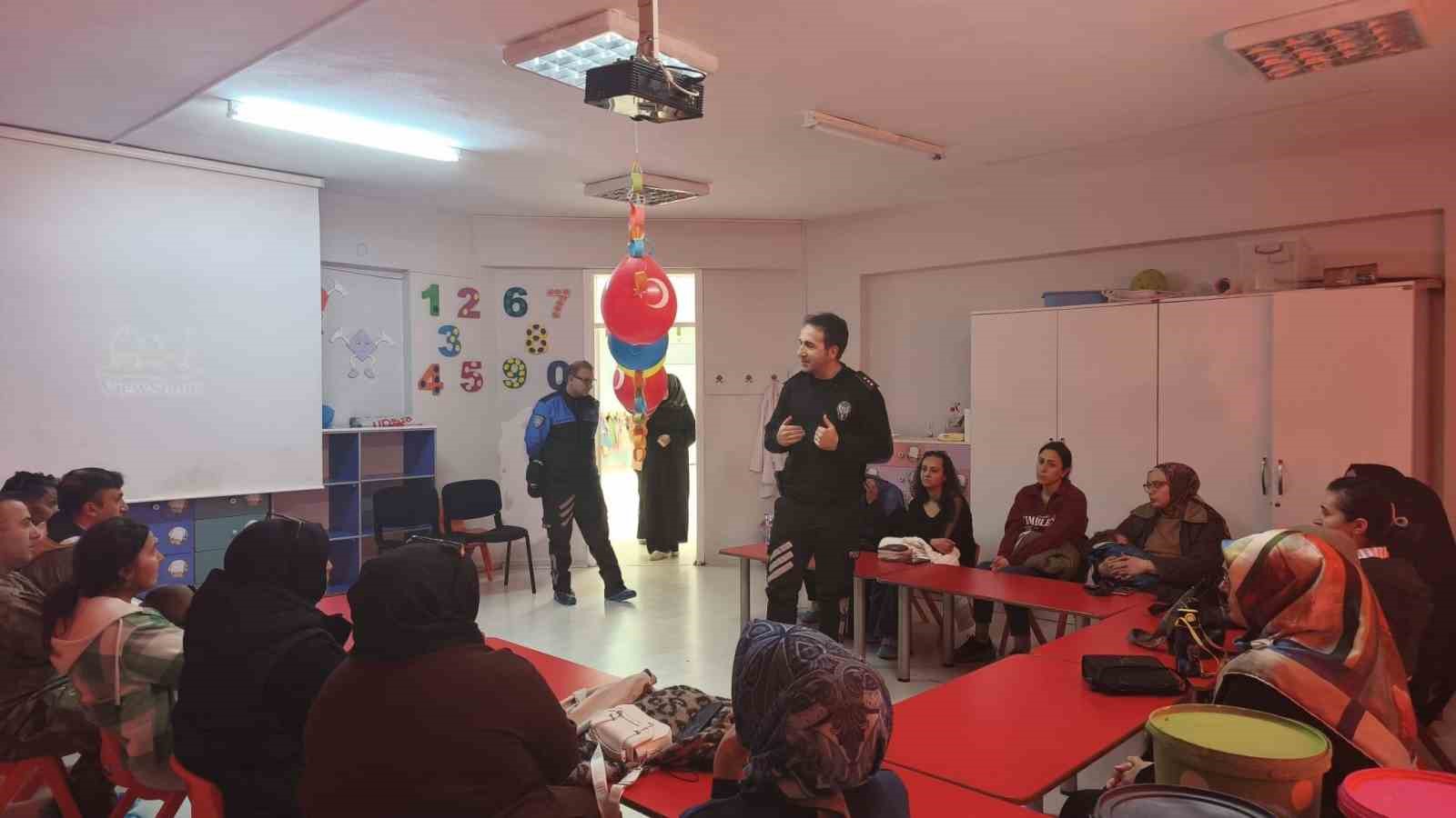 Erzincan&rsquo;da velilere &ccedil;ocuk g&uuml;venliği eğitimi
