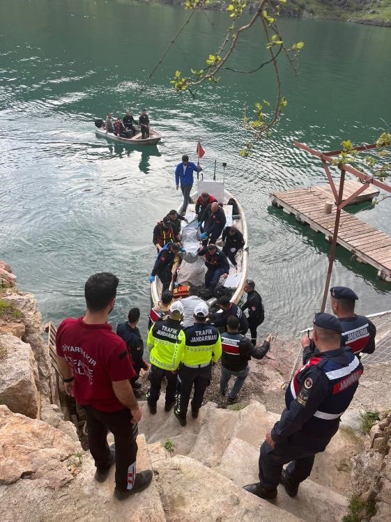 Diyarbakır&rsquo;daki boğulma olayında akılalmaz g&ouml;r&uuml;nt&uuml;: Bot dakikalarca kendi etrafında d&ouml;nm&uuml;ş
