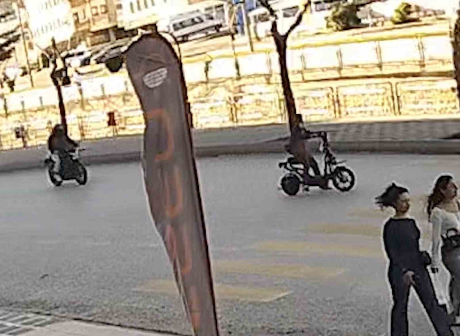 Kastamonu&rsquo;da motosiklet ile scooter &ccedil;arpıştı: 9 yaşındaki &ccedil;ocuk ağır yaralandı
