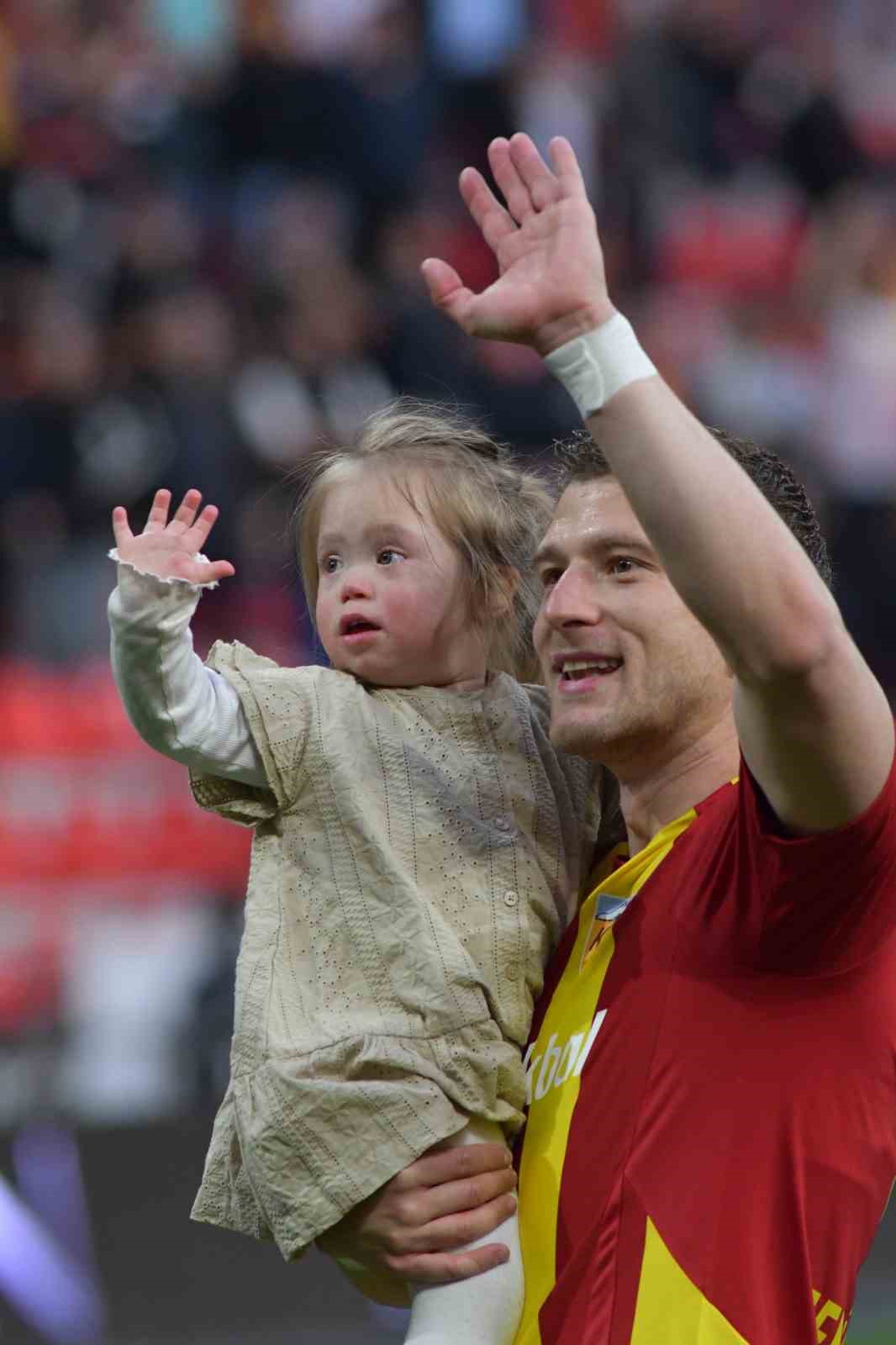 Trendyol Süper Lig: Kayserispor: 2 - Çaykur Rizespor: 0 (Maç sonucu)
