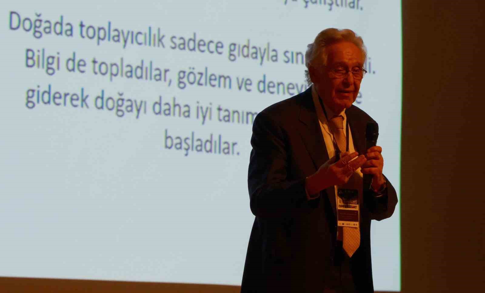 Prof. Dr. Taluğ: "İnsan dışı memeli biyok&uuml;tlesinin y&uuml;zde 94&rsquo;&uuml;n&uuml; &ccedil;iftlik hayvanları oluşturuyor"
