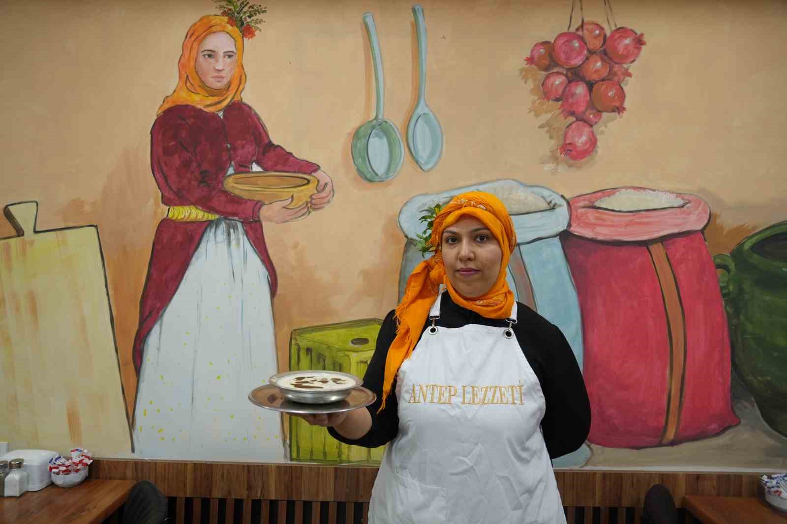 Eşine yardım i&ccedil;in gitti kendi işinin patronu oldu
