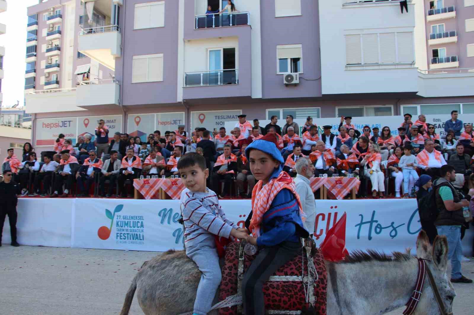 27. Geleneksel Kumluca Tarım ve Seracılık Festivali Y&ouml;r&uuml;k G&ouml;&ccedil;&uuml; ile başladı

