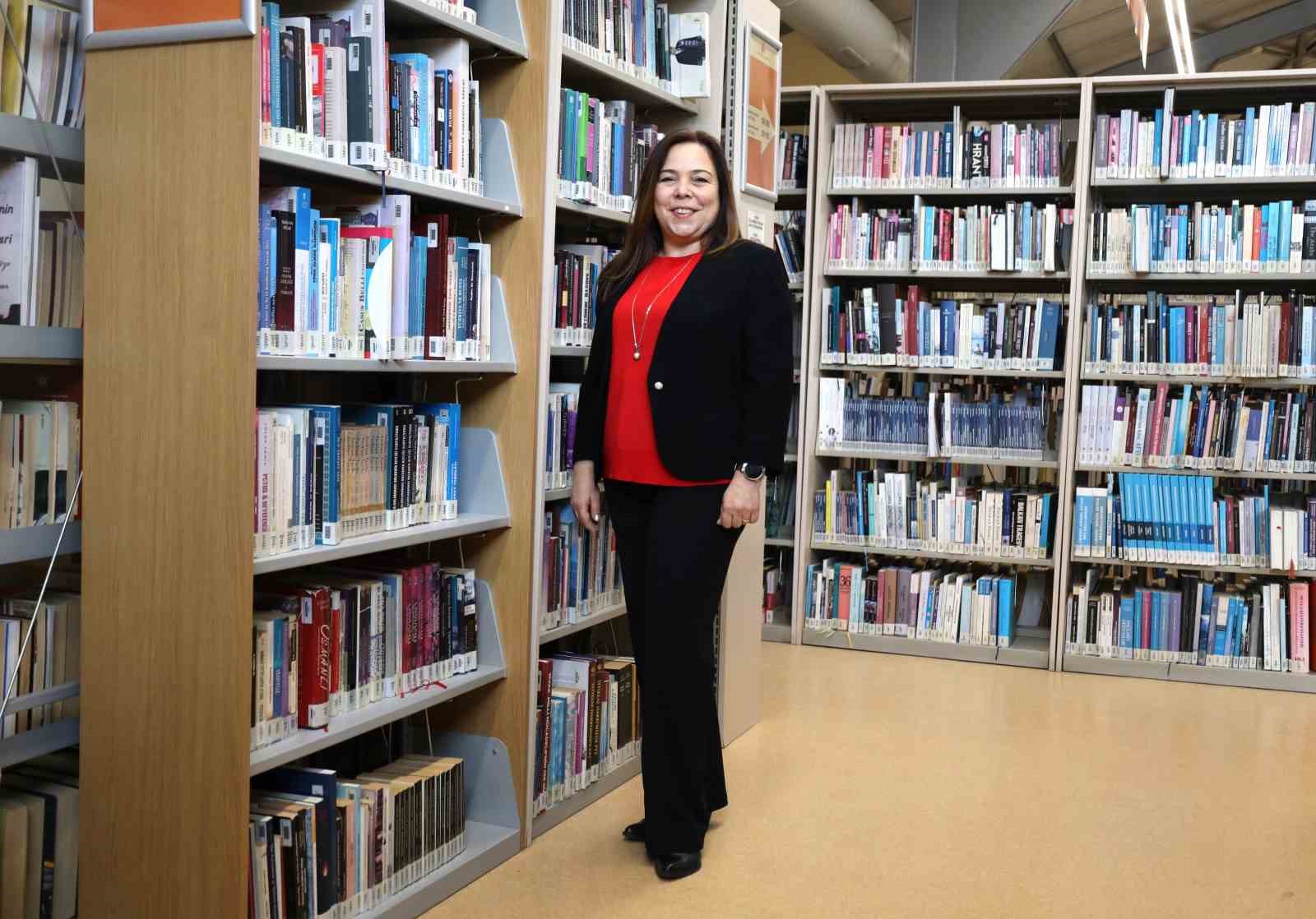 İE&Uuml; Yayınevi d&uuml;nya sahnesinde
