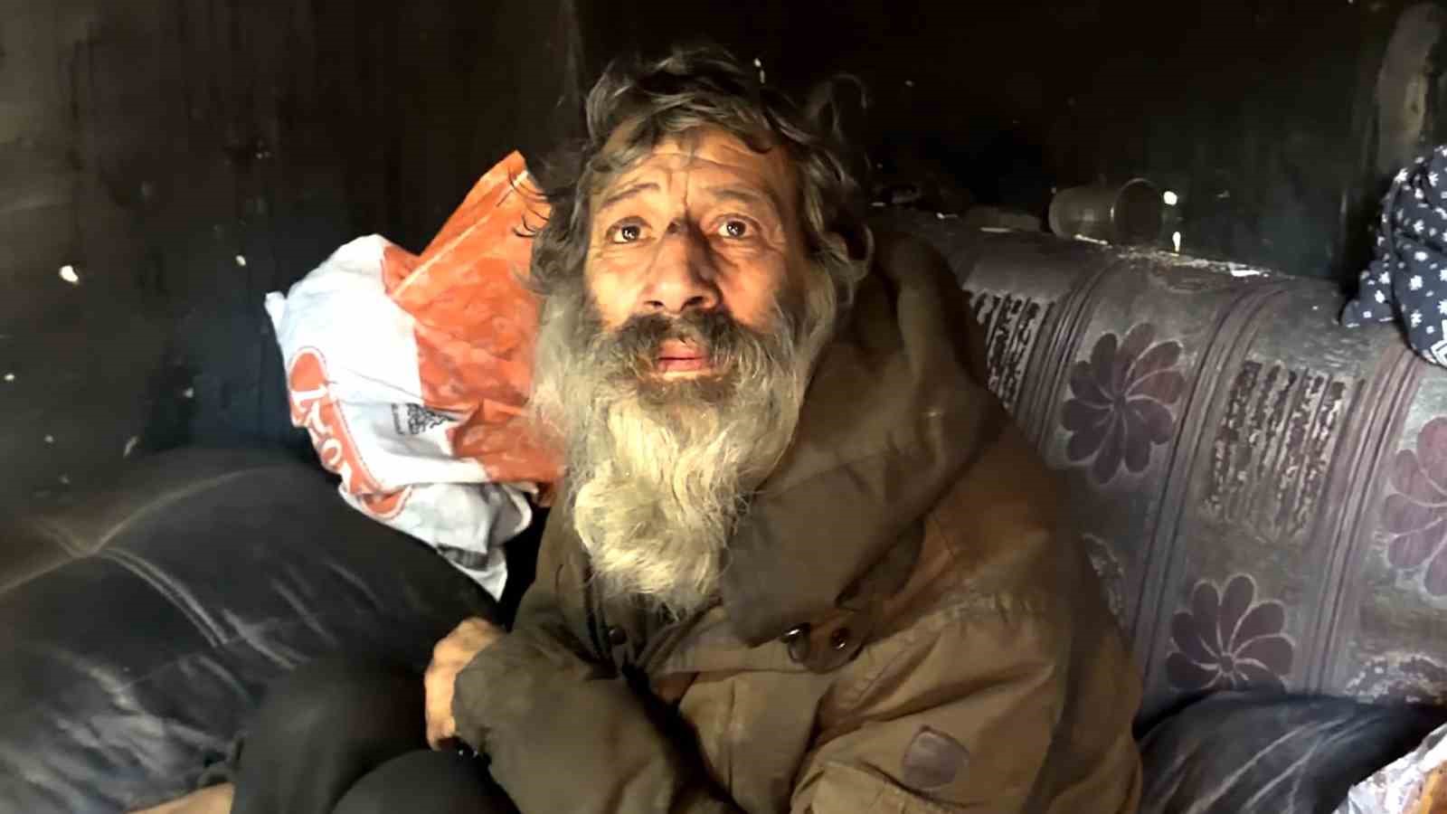 Eşiyle birlikte yaptığı poğa&ccedil;alarla insanlara umut oluyor
