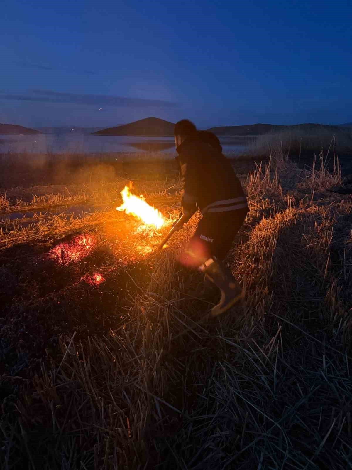 Van&rsquo;da 2 farklı sazlık alanda yangın &ccedil;ıktı
