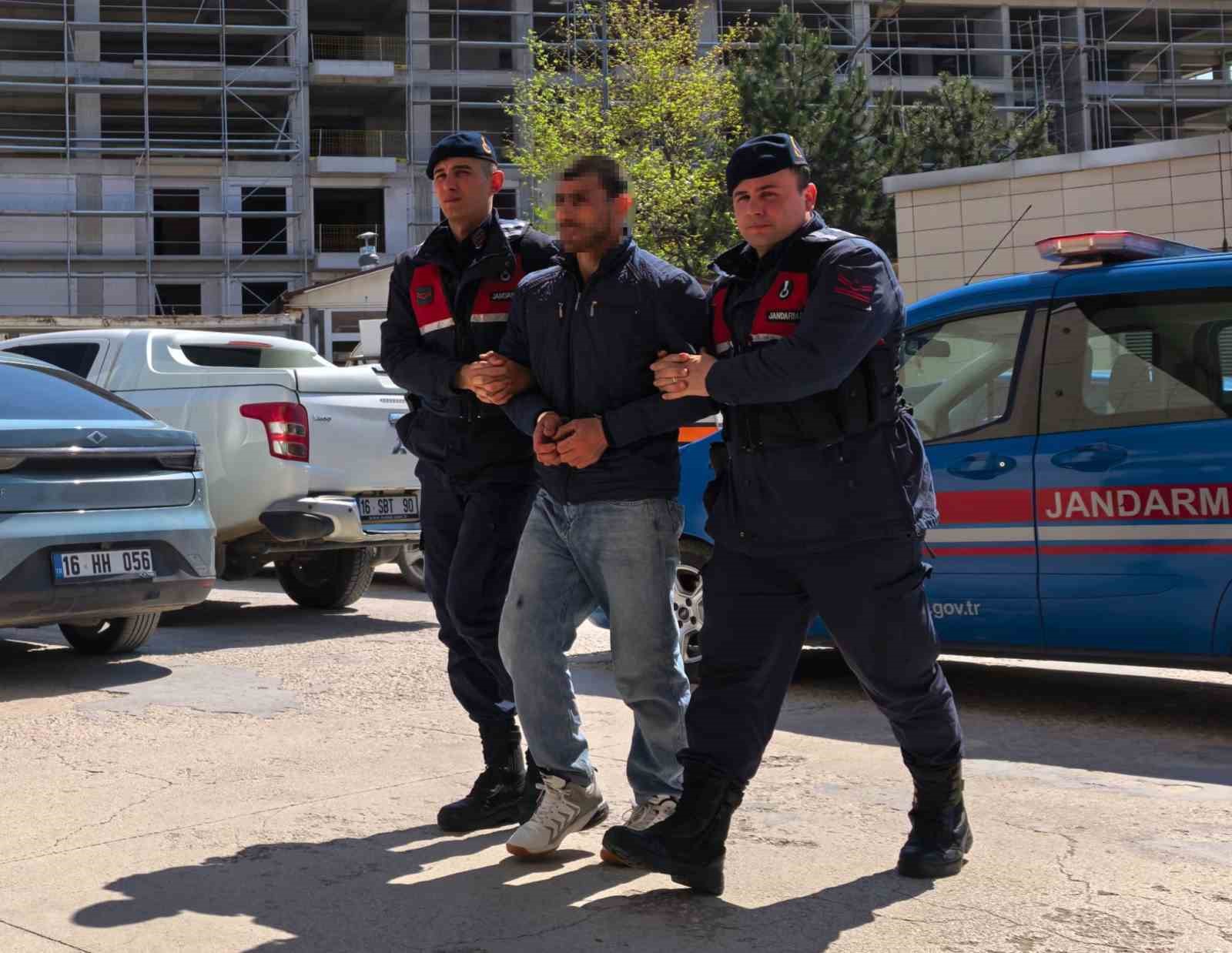 Bursa&rsquo;da 17 yıl hapis cezası bulunan şahıs jandarma ekiplerince yakalandı
