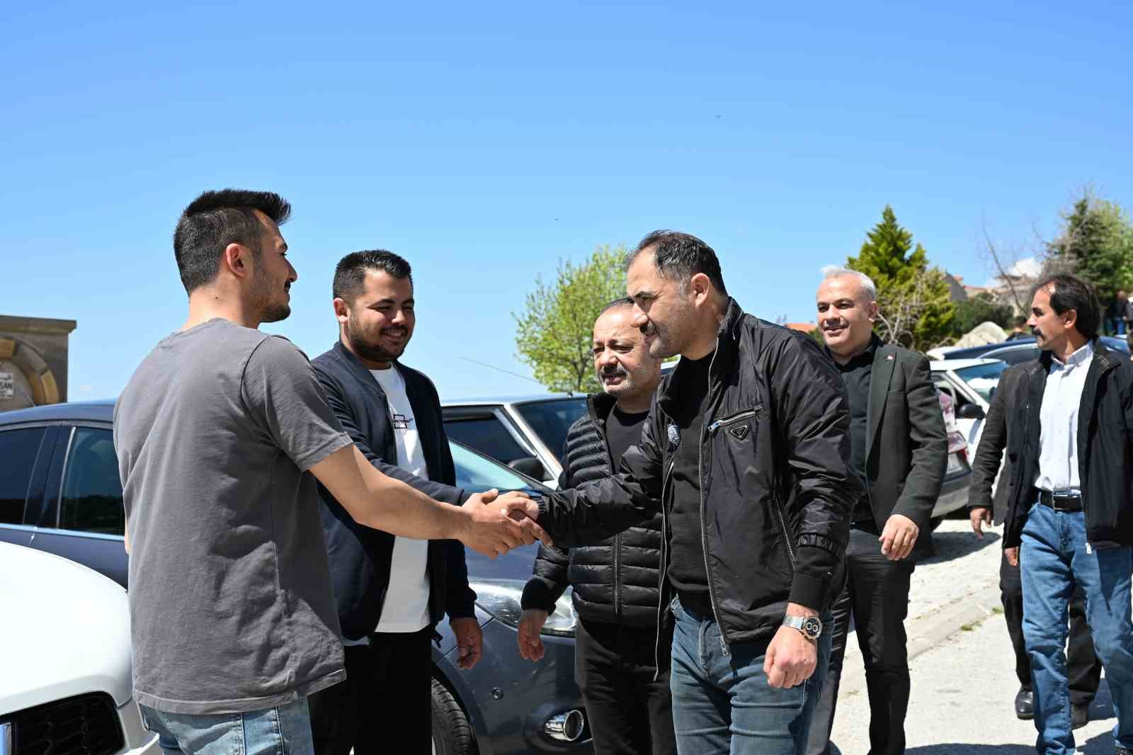 Demirci 2. El Oto Pazarı kapılarını a&ccedil;tı
