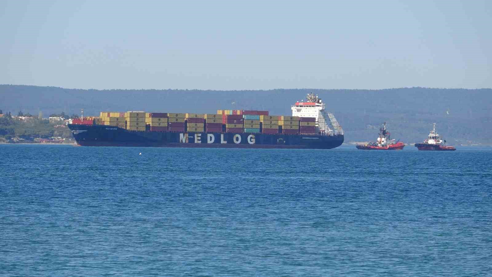 &Ccedil;anakkale Boğazı&rsquo;nda konteyner gemisi makine arızası yaptı
