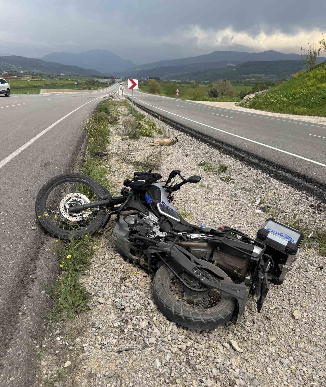 Osmaniye&rsquo;de k&ouml;peğe &ccedil;arpan motosikletli ağır yaralandı
