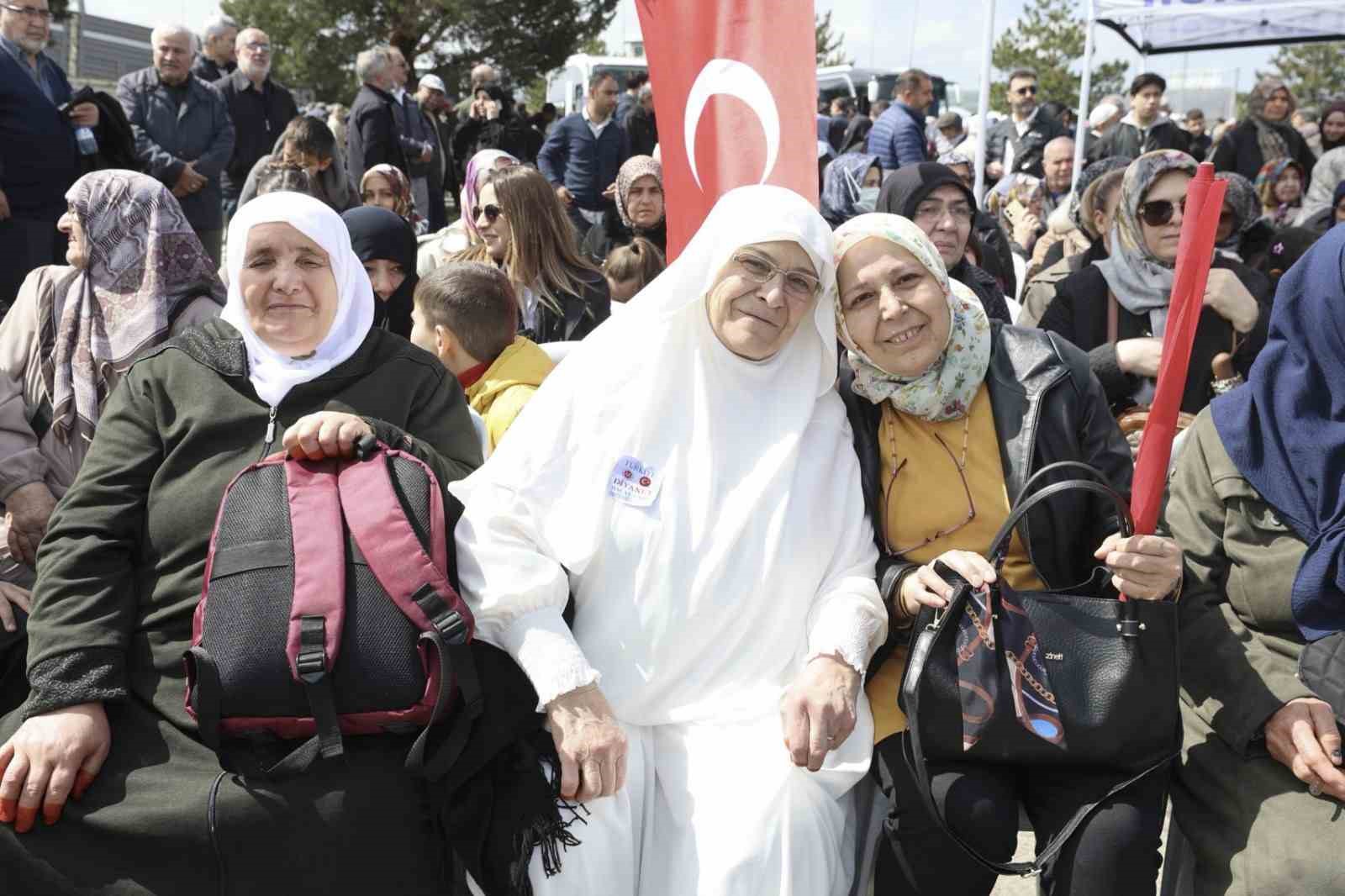 Sivas&rsquo;ta 312 hacı adayı dualarla kutsal topraklara uğurlandı
