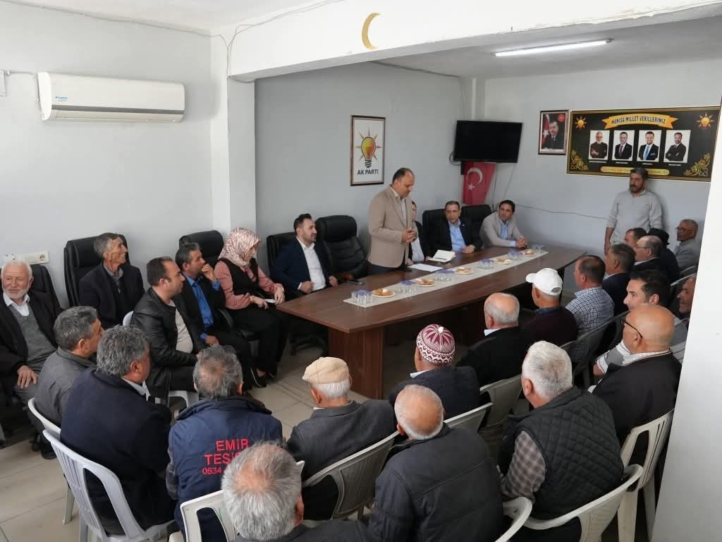 Selendi AK Parti&rsquo;de mahalle başkanları toplandı
