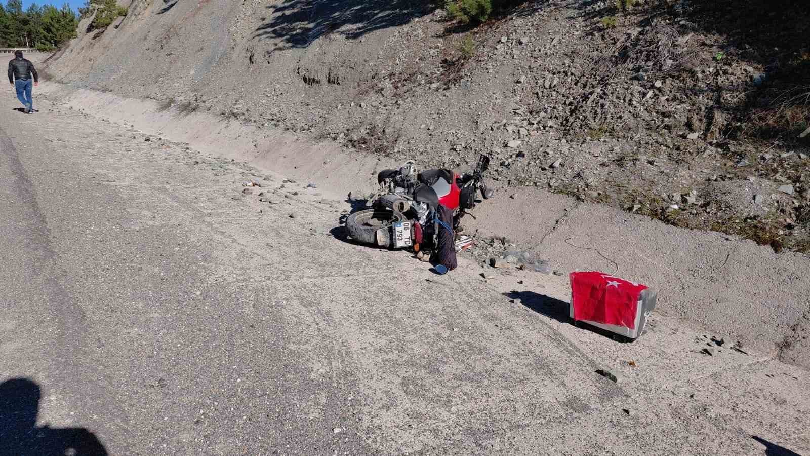 Bolu&rsquo;da motosikletler peş peşe kaza yaptı: 2 yaralı
