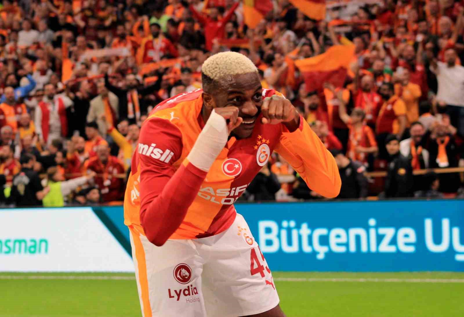 Trendyol S&uuml;per Lig: Galatasaray: 1 - Fenerbah&ccedil;e: 0 (İlk yarı)
