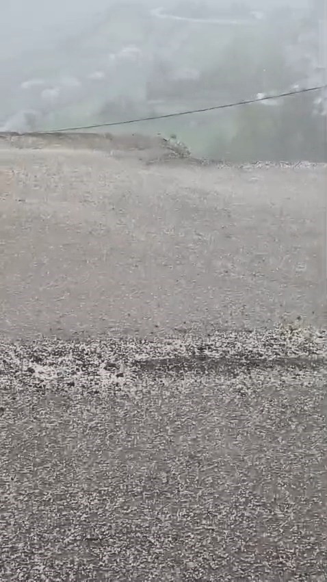 Elazığ’da dolu yağışı etkili oldu