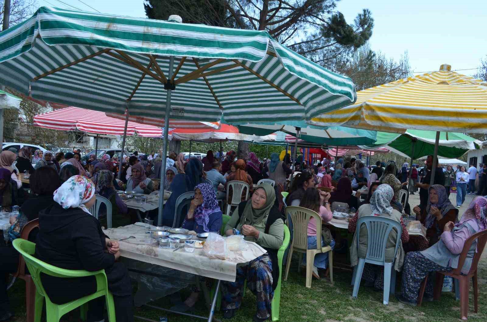 G&ouml;rdes&rsquo;te geleneksel k&ouml;y hayrına yoğun katılım
