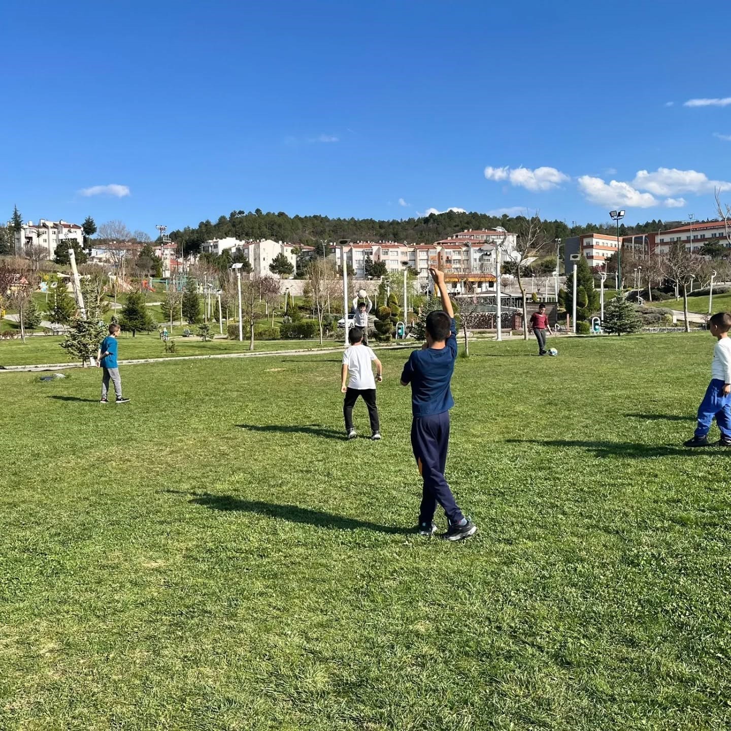 Bilecik&rsquo;te koruma altındaki &ccedil;ocuklar doğa ve futbolla buluştu
