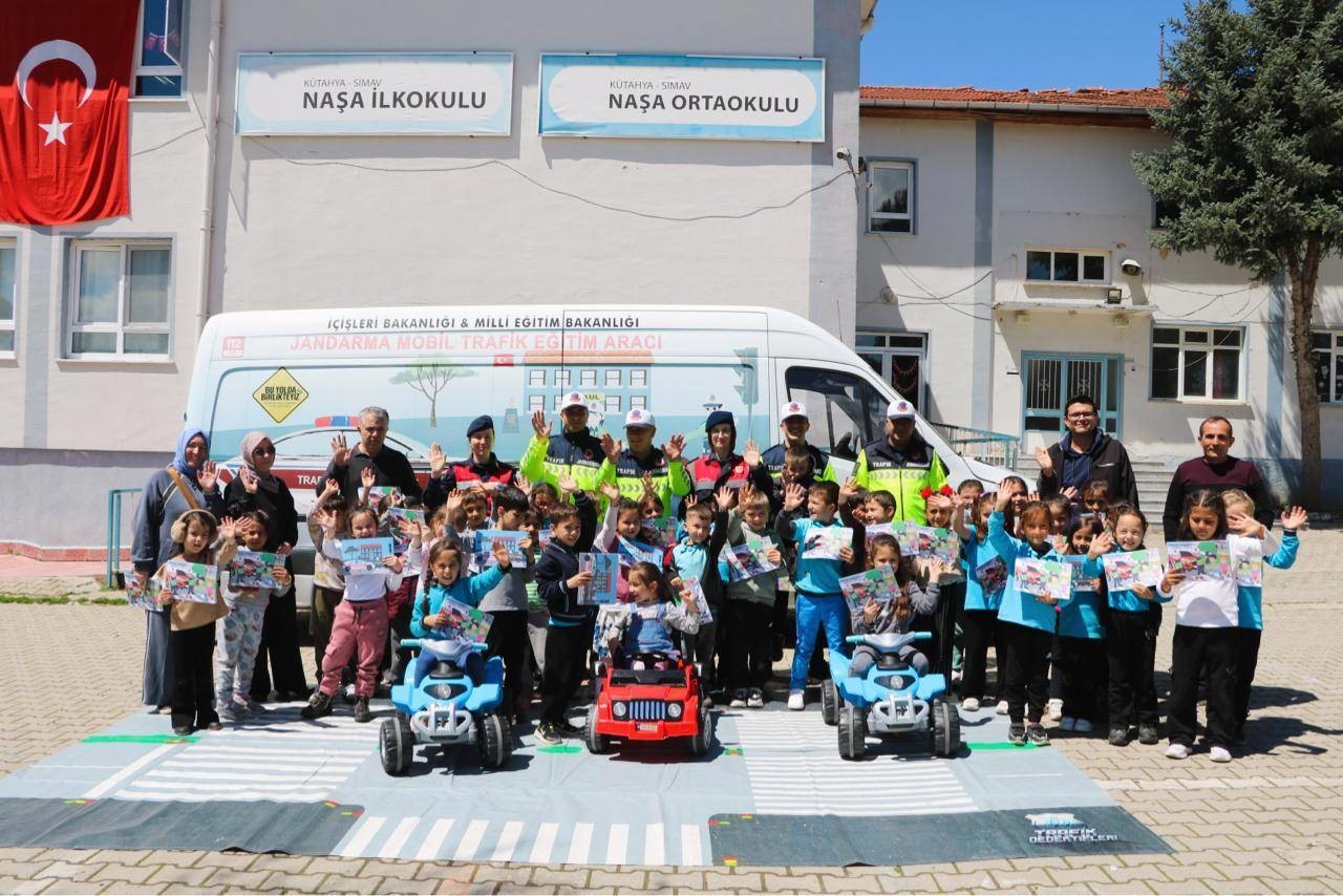 Simav&rsquo;da &ouml;ğrencilere trafik eğitimi
