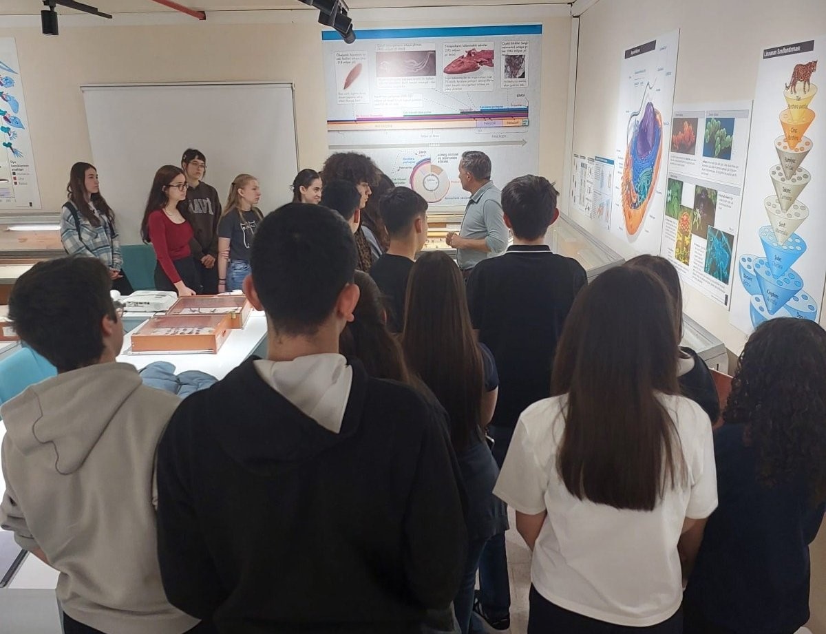 Eskişehir Bilim Olimpiyatları Akademisi&rsquo;nden ESOG&Uuml; Zooloji M&uuml;zesi&rsquo;ne ziyaret
