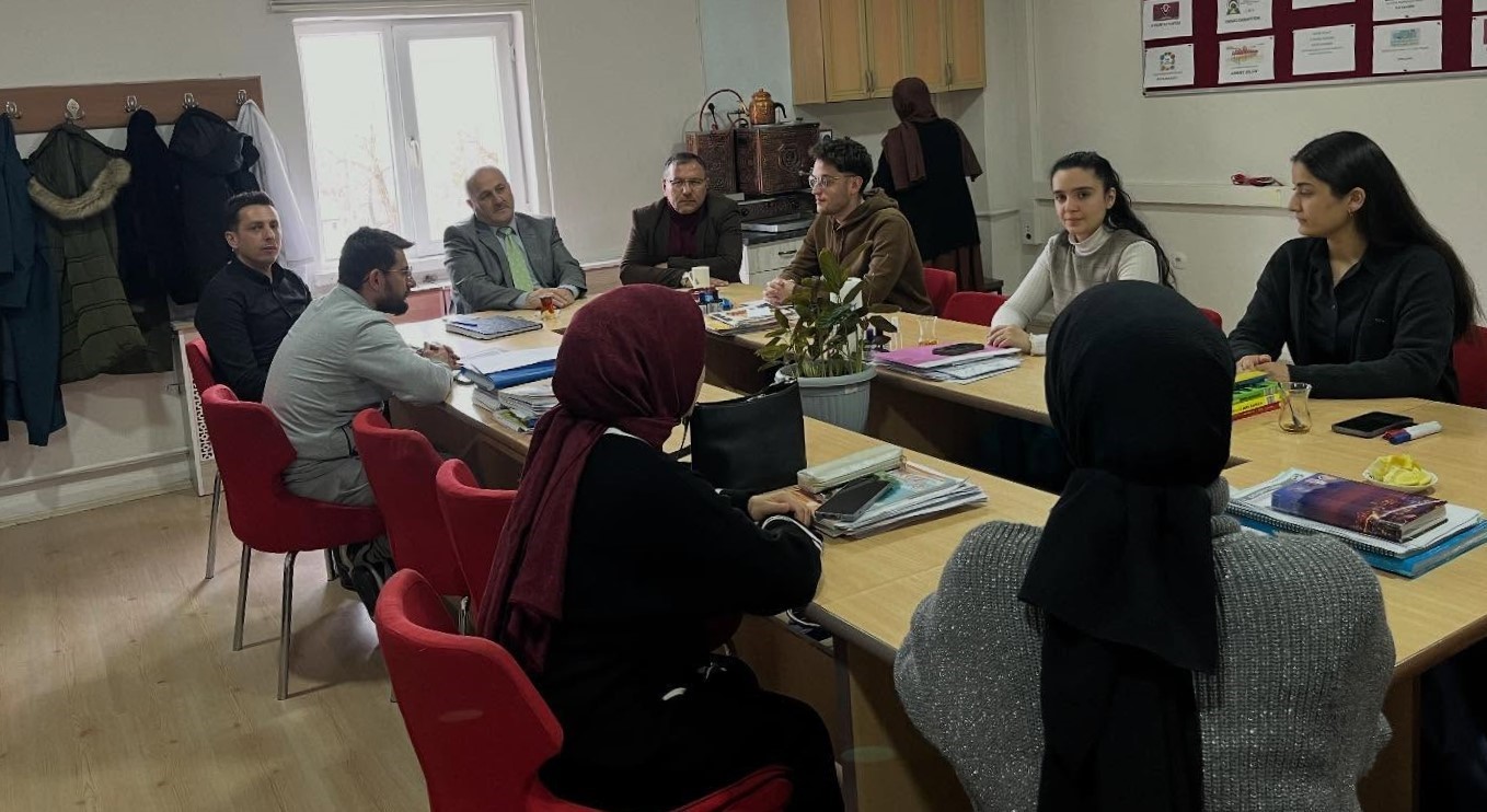 Aydıntepe&rsquo;de &ouml;ğretmenlerle &ouml;z değerler konuşuldu
