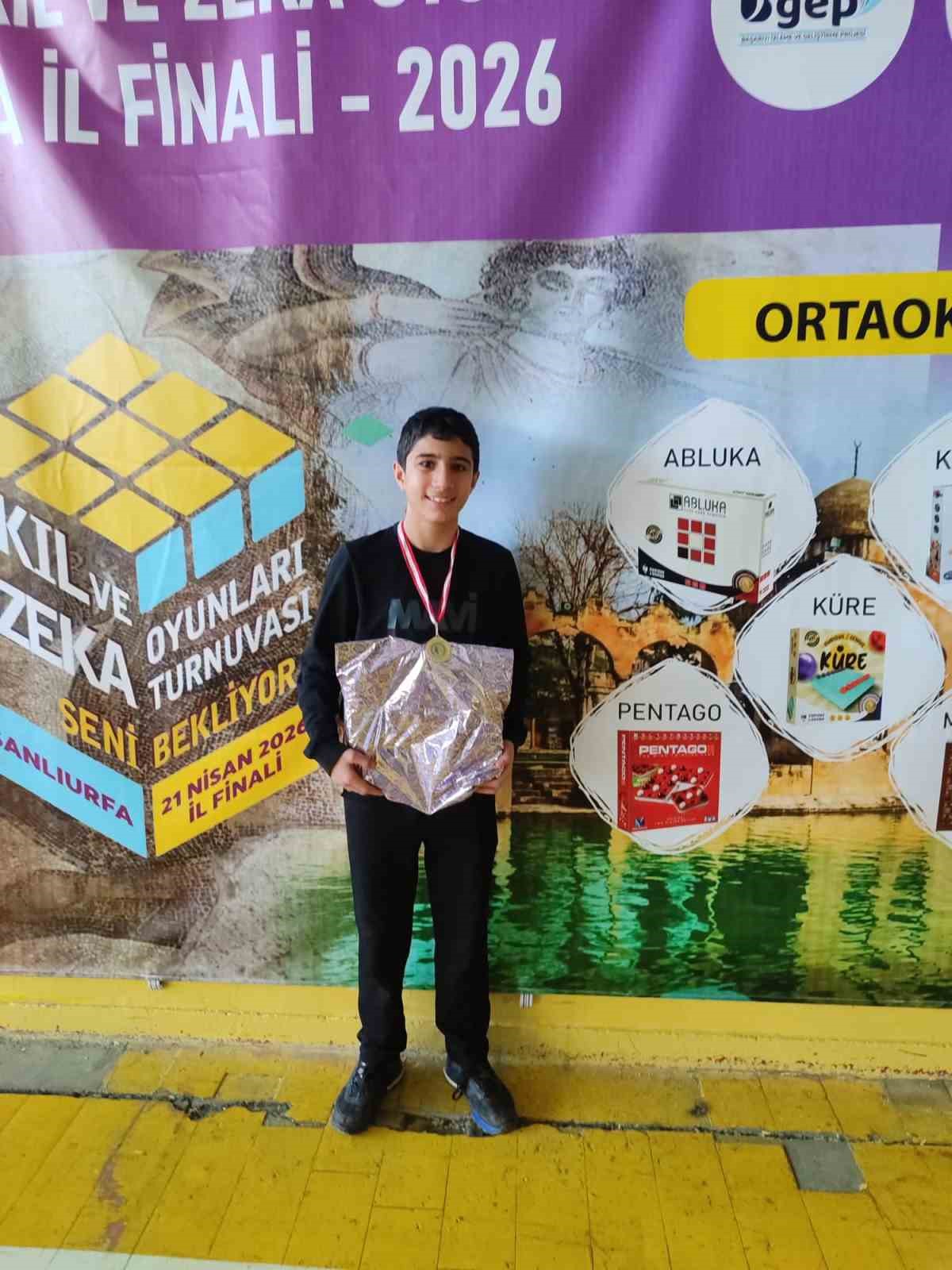 Siverekli &ouml;ğrenciler zeka oyunları turnuvasında dereceye girdi
