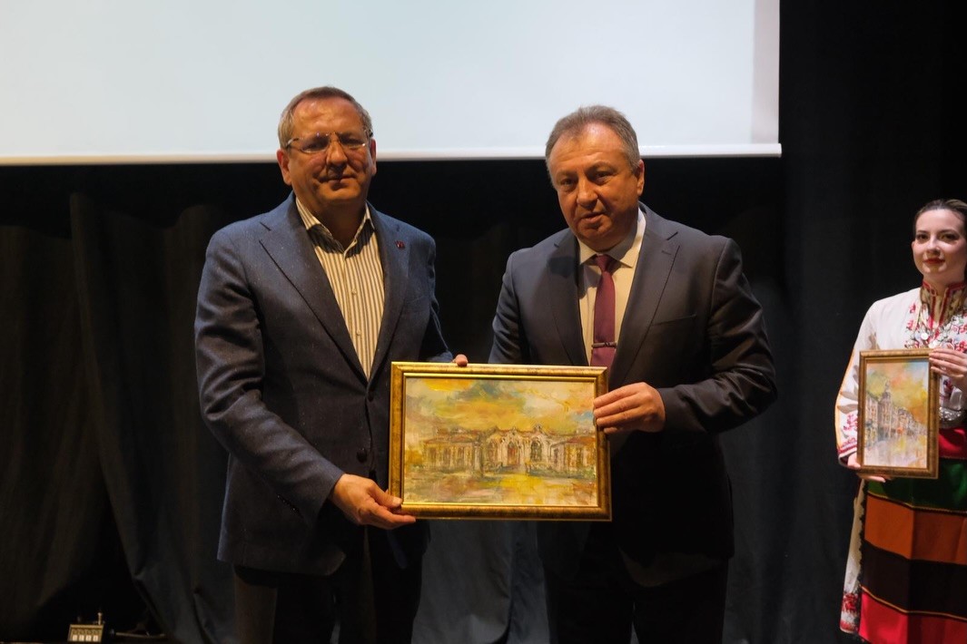 Ayvalık&rsquo;ta Uluslararası Sanat Buluşması
