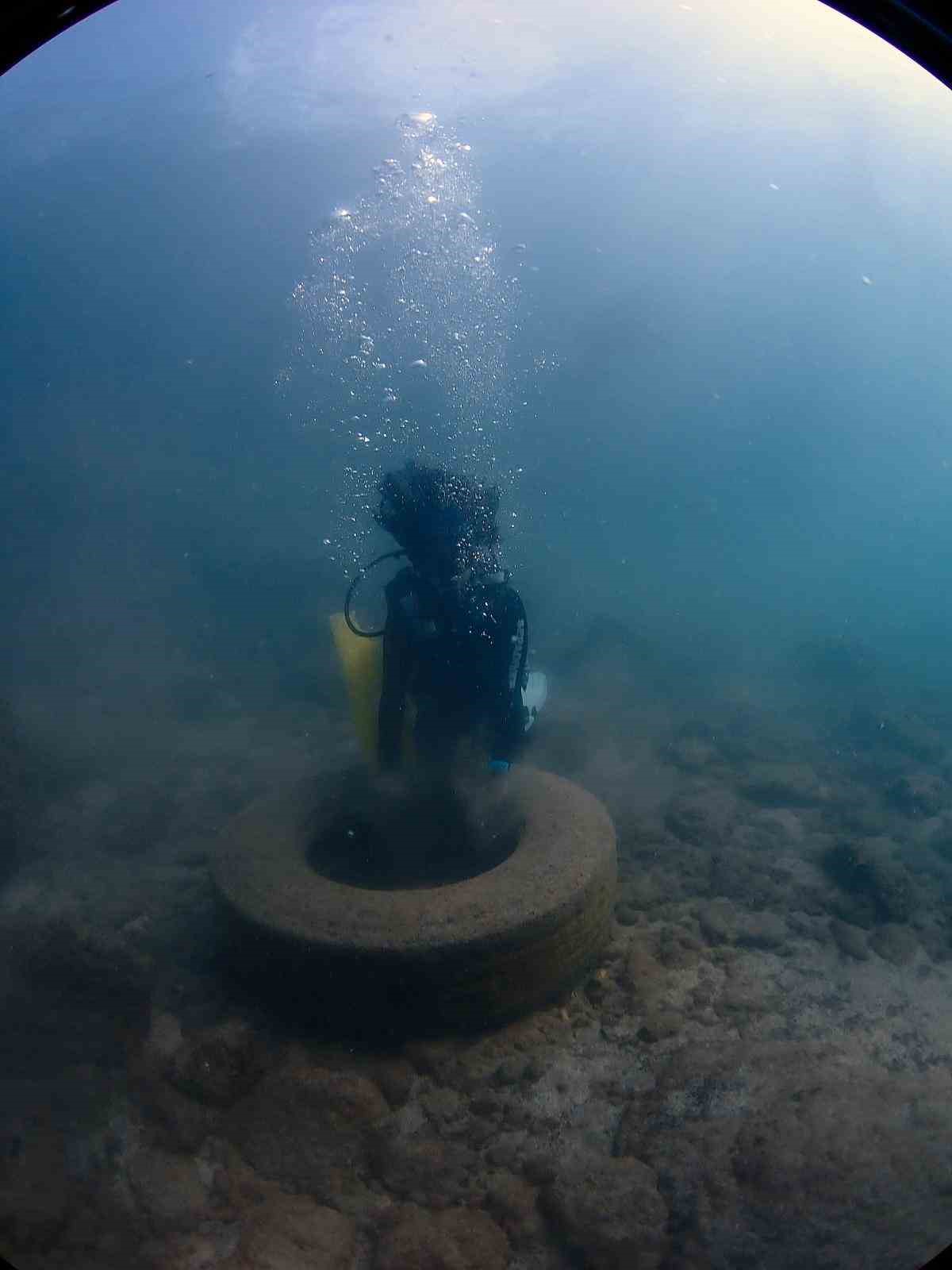 B&uuml;y&uuml;kşehir&rsquo;den Yat Limanı&rsquo;nda deniz dip temizliği
