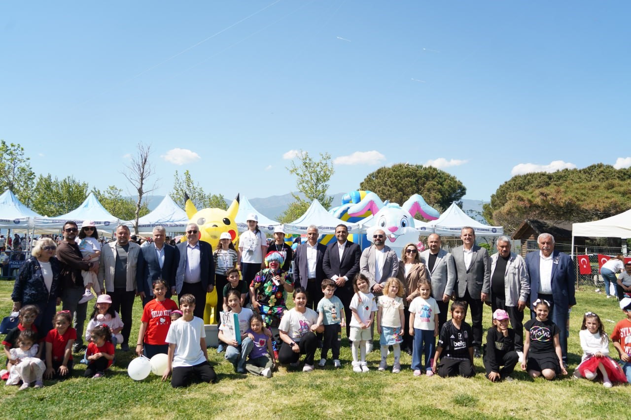 Edremit Belediyesi Geleneksel U&ccedil;urtma Şenliği yapıldı
