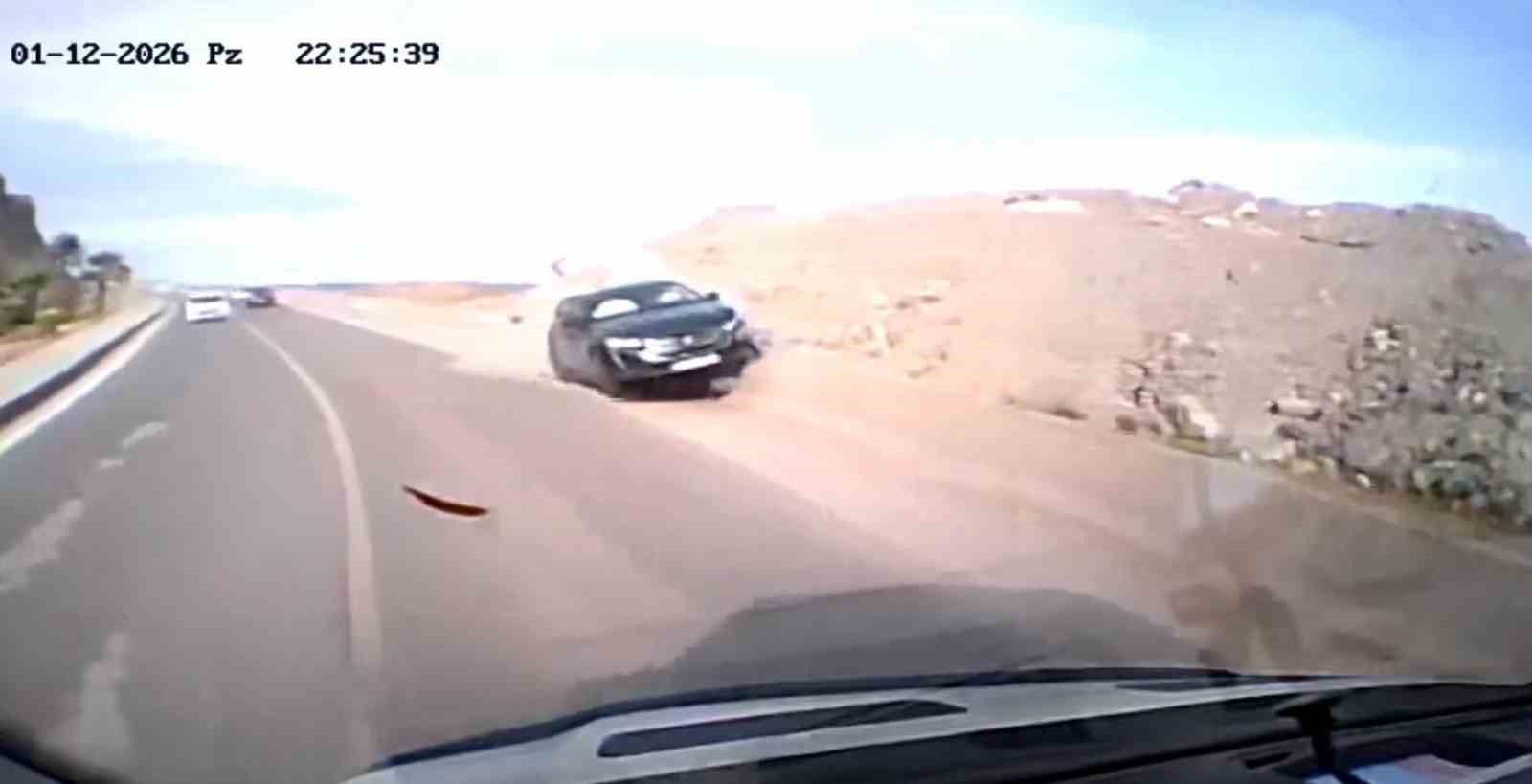 Zonguldak&rsquo;ta kontrolden &ccedil;ıkan ara&ccedil; kaza yaptı
